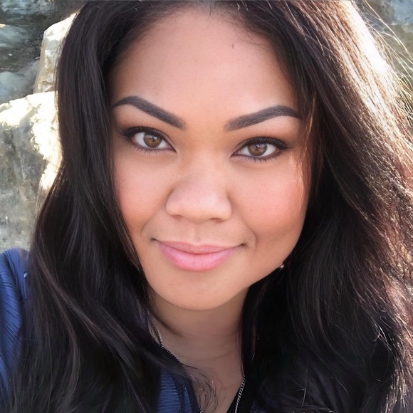 Meet your Posher, Christine - Picture 2 of 3